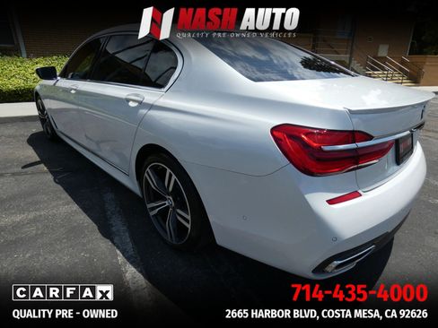 Used 2018 BMW 750i RWD image 12