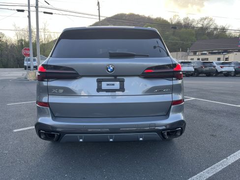 Used 2024 BMW X5 xDrive40i w/ M Sport Package image 5