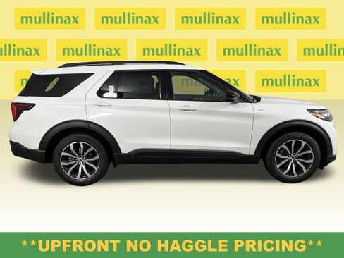 New 2026 Ford Explorer ST-Line image 2