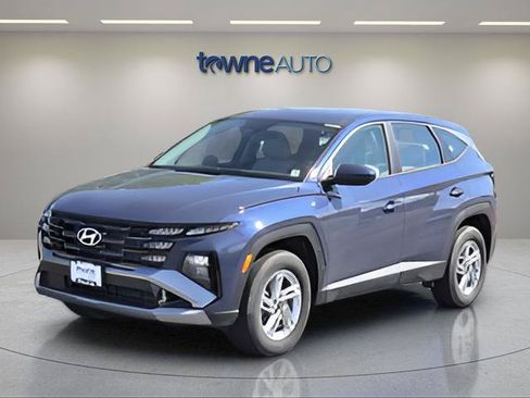 Used 2025 Hyundai Tucson SE AWD/4WD image 1