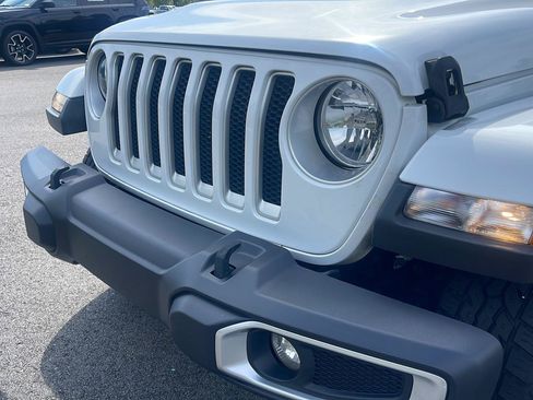 Used 2021 Jeep Wrangler Unlimited Sahara AWD/4WD image 16