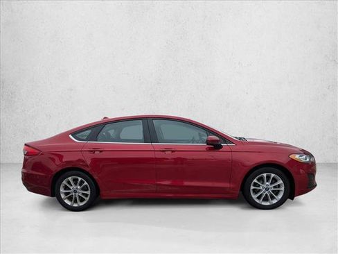 Used 2020 Ford Fusion SE image 4