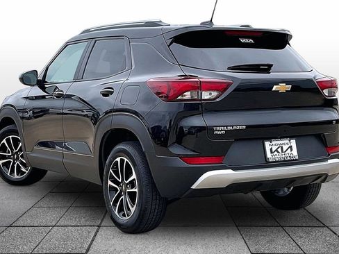 Used 2025 Chevrolet TrailBlazer LT AWD/4WD image 12