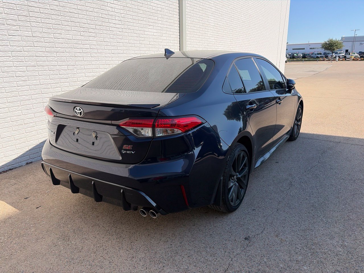 Used 2025 Toyota Corolla SE FWD image 3