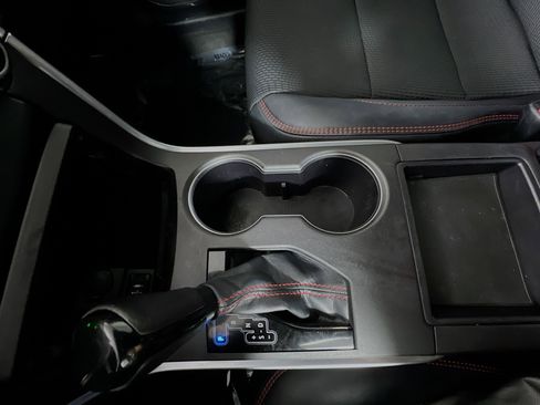 Used 2016 Toyota Camry SE image 24