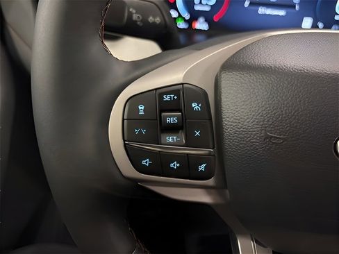 New 2026 Ford Explorer Active w/ Active Comfort Package image 10