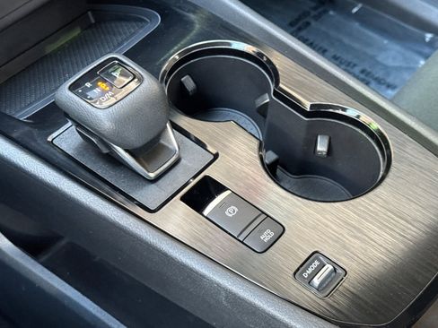 Used 2023 Nissan Rogue S image 18