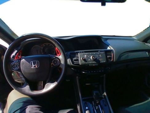 Used 2017 Honda Accord Sport Special Edition image 10