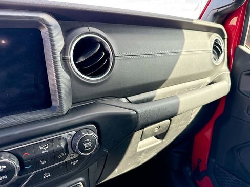 Used 2021 Jeep Wrangler Unlimited Sahara w/ Cold Weather Group image 18