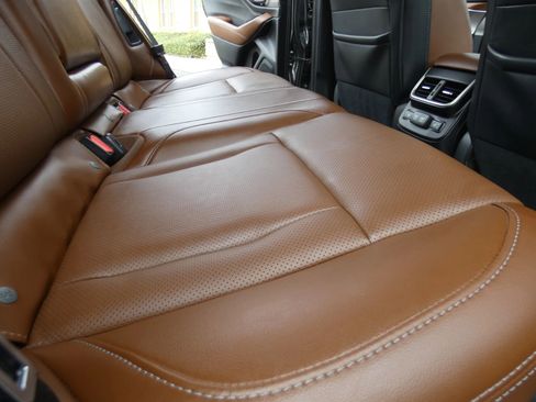 Used 2021 Subaru Outback Touring XT image 41