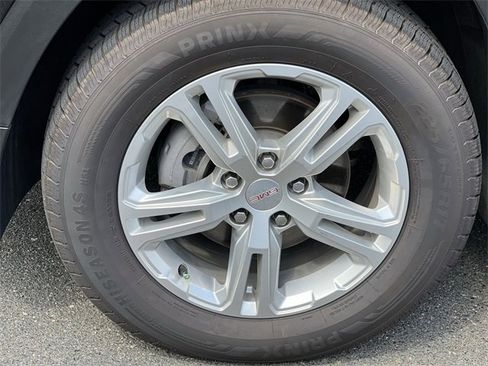 Used 2022 GMC Terrain SLE w/ Driver Convenience Package image 18