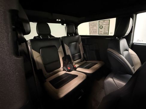 Used 2024 Ford Bronco Wildtrak image 13