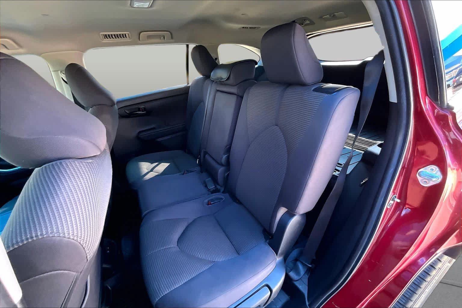 Used 2022 Toyota Highlander LE FWD image 20