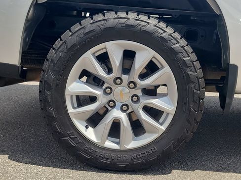 Used 2022 Chevrolet Silverado 1500 Custom AWD/4WD image 5