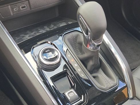 New 2026 GMC Canyon Elevation w/ Convenience Package image 29