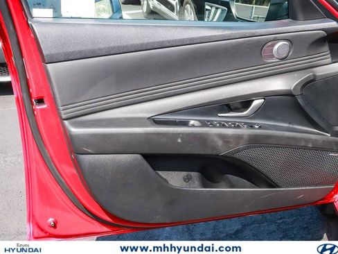 Certified 2023 Hyundai Elantra Limited FWD image 21