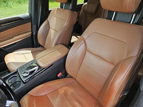 Used 2018 Mercedes-Benz GLS 550 4MATIC image 11