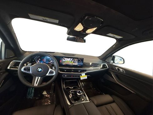 New 2026 BMW X7 M60i image 28