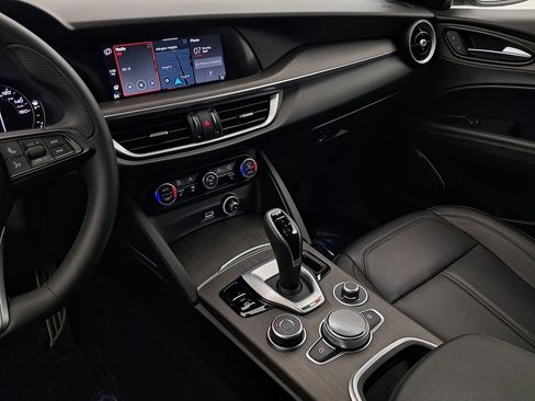 Used 2022 Alfa Romeo Stelvio Ti w/ Active Assist Plus Package image 17
