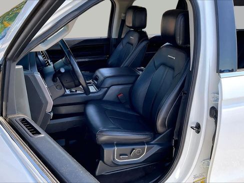 Used 2021 Ford Expedition Platinum AWD/4WD image 8
