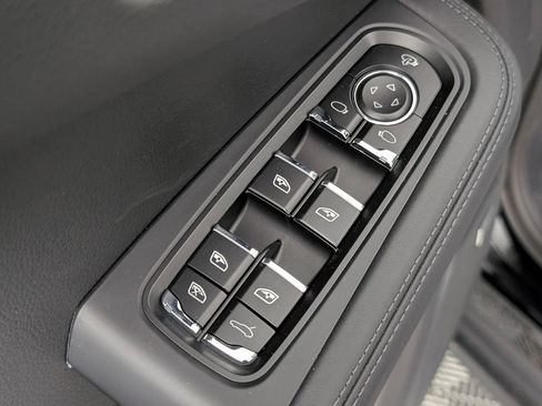 New 2026 Porsche Macan image 26