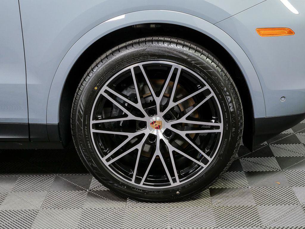 Used 2026 Porsche Cayenne Coupe AWD/4WD image 42