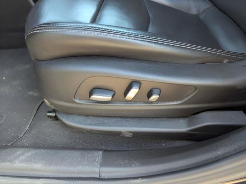 Used 2023 Cadillac XT6 Premium Luxury image 19