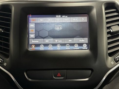 Used 2019 Jeep Cherokee Latitude w/ Popular Appearance Group image 13