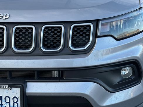 Used 2024 Jeep Compass Latitude image 48