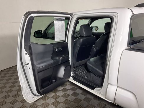 Used 2020 Toyota Tacoma TRD Sport image 30