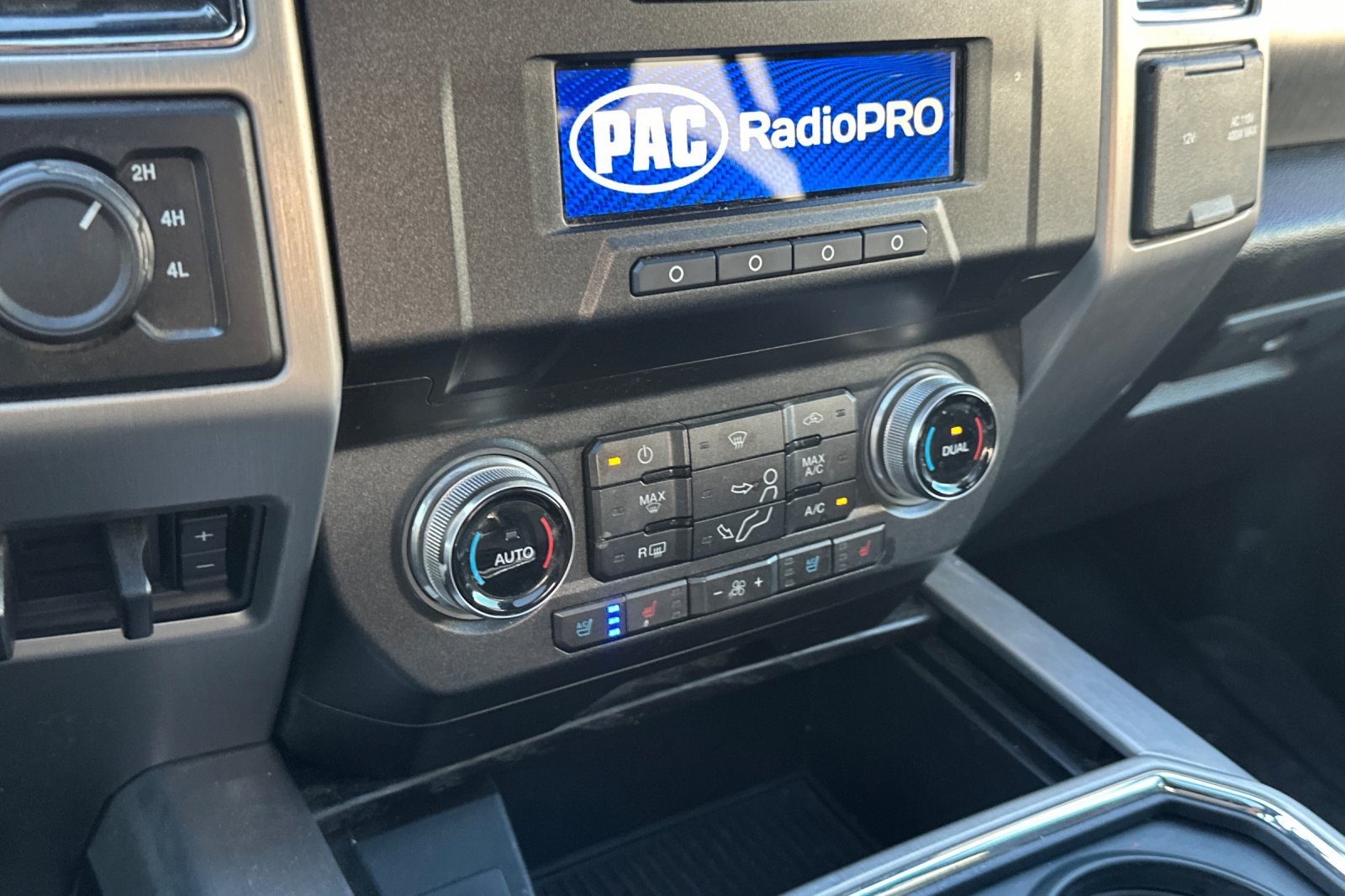Used 2019 Ford F250 Platinum w/ Platinum Ultimate Package AWD/4WD image 30