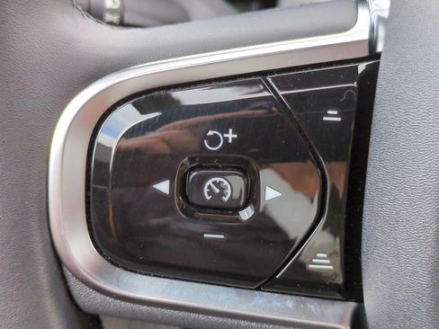 Used 2024 Volvo XC90 B6 Ultimate w/ Protection Package Premier image 23