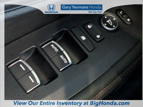 Certified 2025 Honda HR-V Sport image 24