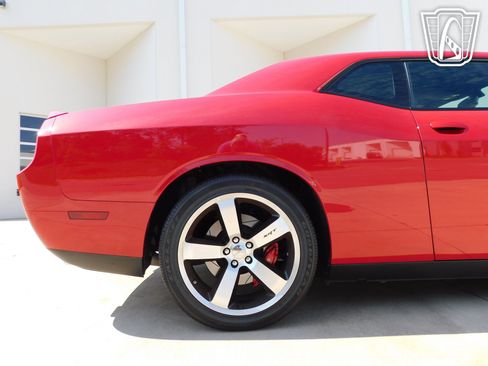 Used 2011 Dodge Challenger SRT8 image 27