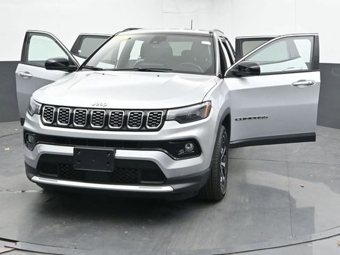 Used 2025 Jeep Compass Limited AWD/4WD image 56