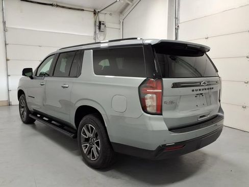 Used 2024 Chevrolet Suburban Z71 w/ Luxury Package AWD/4WD image 5