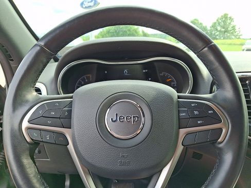 Used 2022 Jeep Grand Cherokee Laredo X AWD/4WD image 20