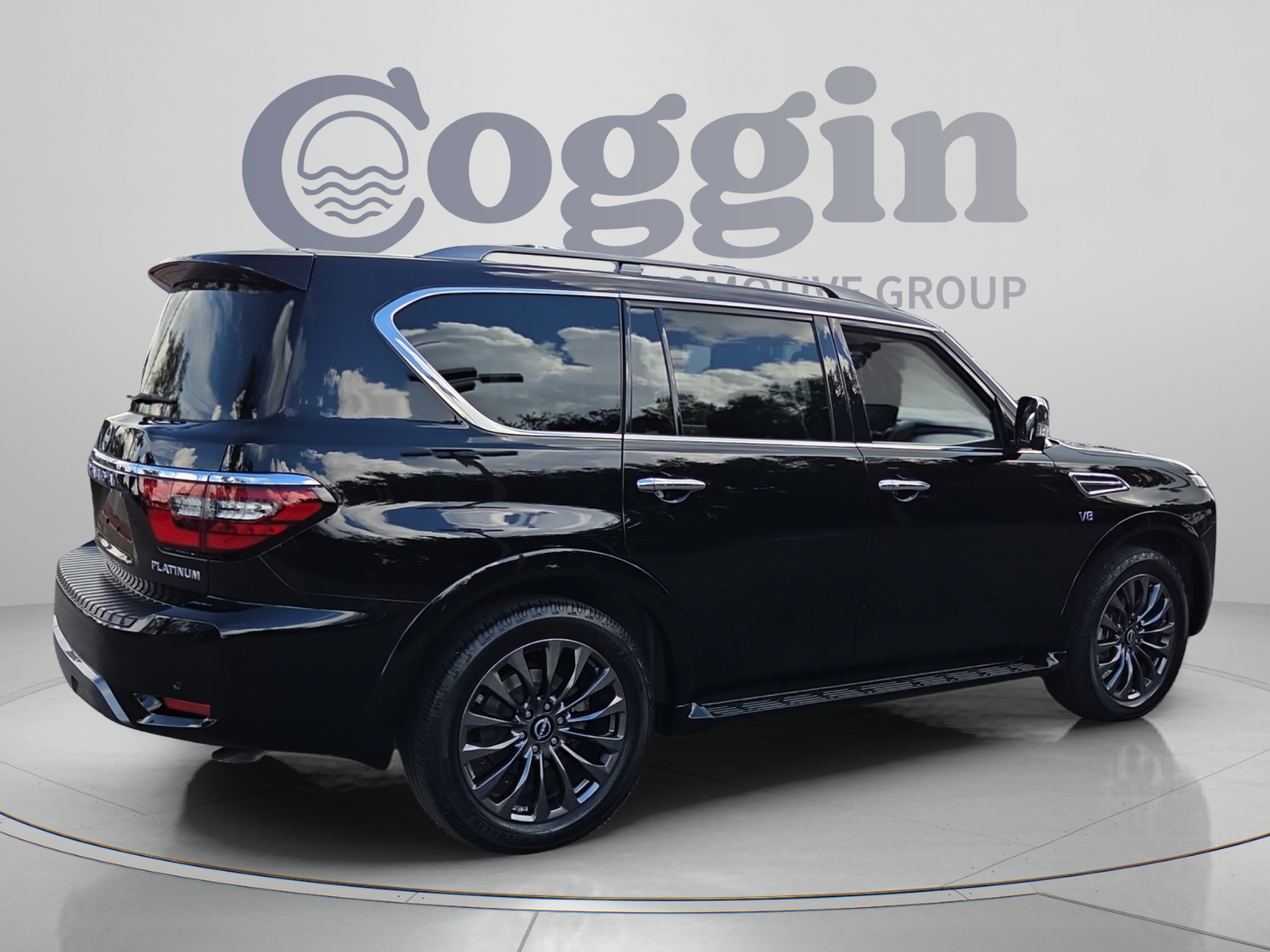 Used 2022 Nissan Armada Platinum w/ Captain's Chairs Package RWD image 5