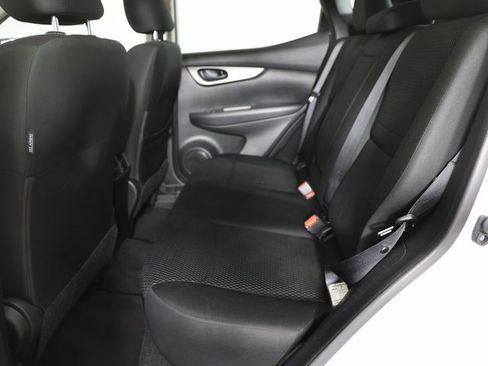 Used 2019 Nissan Rogue Sport S image 11