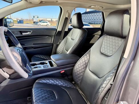 Used 2024 Ford Edge Titanium image 10