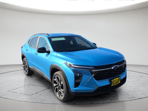 New 2026 Chevrolet Trax RS FWD image 2
