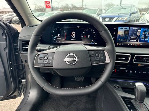 New 2026 Nissan Sentra SR w/ SR Premium Package FWD image 15