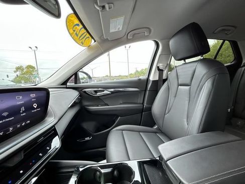 Certified 2025 Buick Envision Preferred AWD/4WD image 50