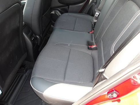 Certified 2025 Hyundai Venue Limited FWD image 11
