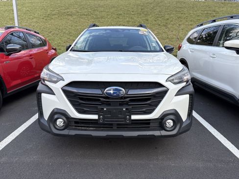 Used 2025 Subaru Outback Premium image 2