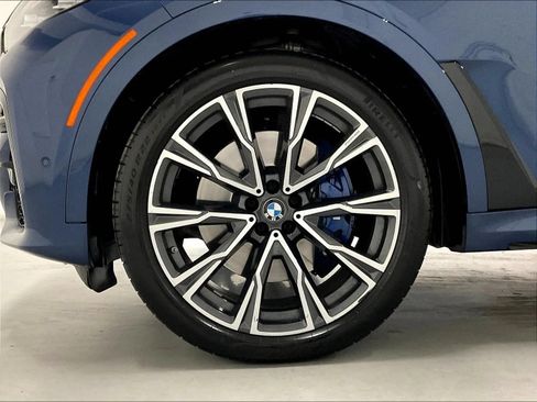 Used 2022 BMW X7 xDrive40i w/ M Sport Package AWD/4WD image 40