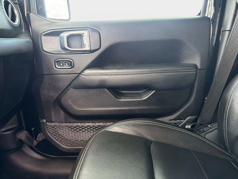 Used 2023 Jeep Wrangler Unlimited Sahara image 22