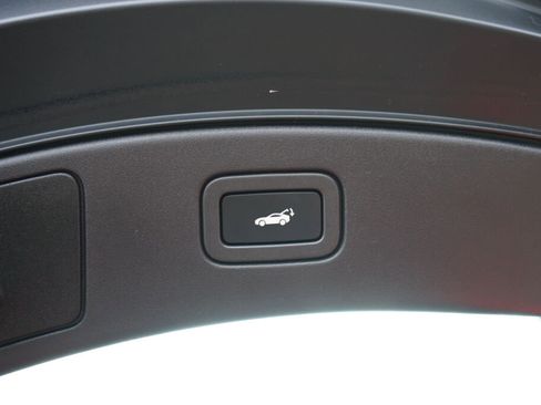 Used 2018 Jaguar F-TYPE R image 30