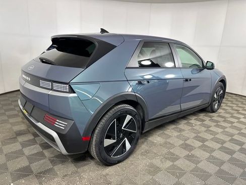 Used 2025 Hyundai Ioniq 5 SE image 3