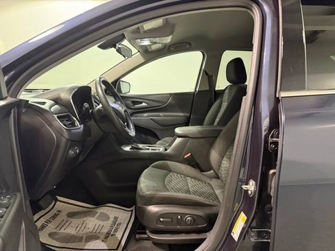 Used 2018 Chevrolet Equinox LT image 11